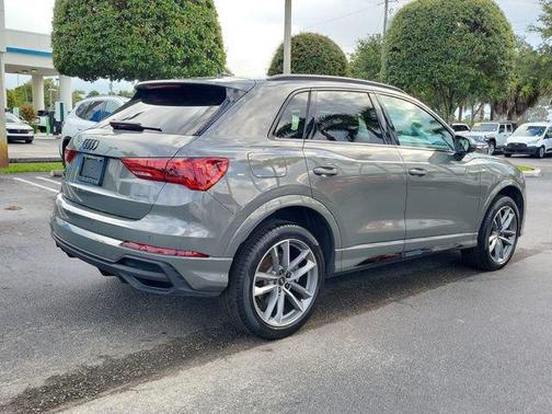 Chronos Gray Metallic 2025 Audi Q3 45 S line Premium