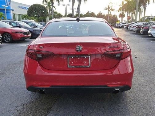 2021 Alfa Romeo Giulia Base