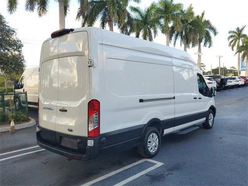 2022 Ford E-Transit Base