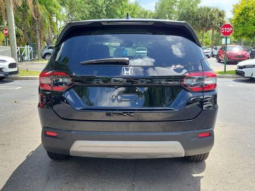 Crystal Black Pearl 2024 Honda Pilot EX-L 7-Passenger