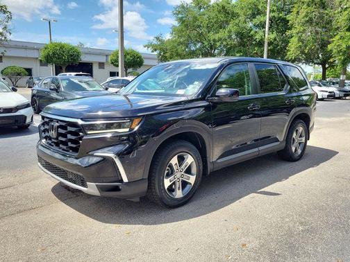 Crystal Black Pearl 2024 Honda Pilot EX-L 7-Passenger