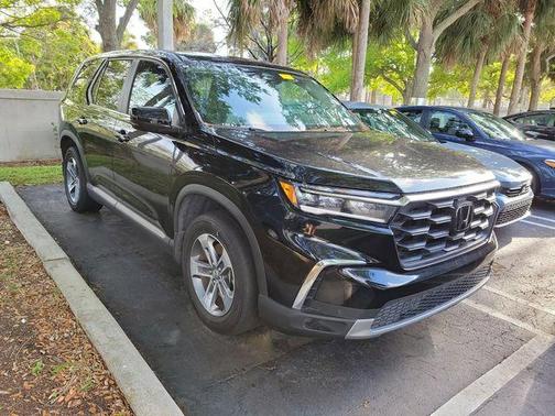 Crystal Black Pearl 2024 Honda Pilot EX-L 7-Passenger