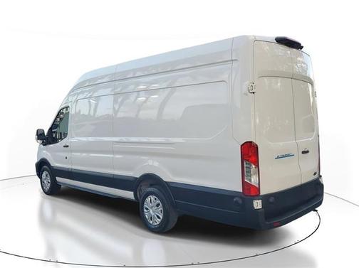 2022 Ford E-Transit Base