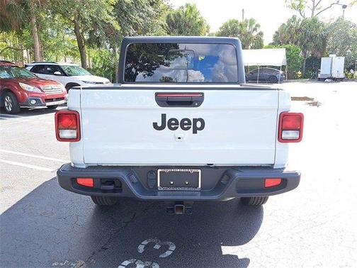 2022 Jeep Gladiator Sport