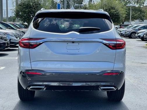 Photo 5 of 33 of 2021 Buick Enclave Essence