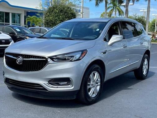 Photo 4 of 33 of 2021 Buick Enclave Essence