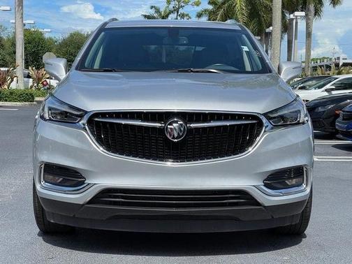 Photo 3 of 33 of 2021 Buick Enclave Essence