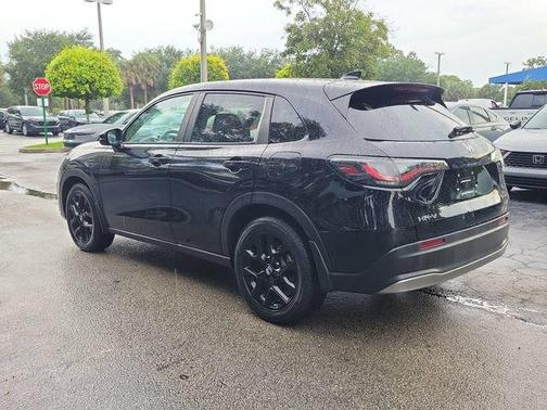 Crystal Black Pearl 2024 Honda HR-V Sport