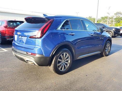 2022 Cadillac XT4 Premium Luxury