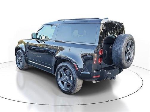 2024 Land Rover Defender P400 X-Dynamic SE