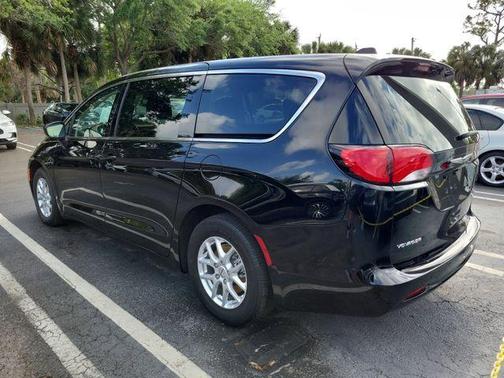 2024 Chrysler Voyager LX