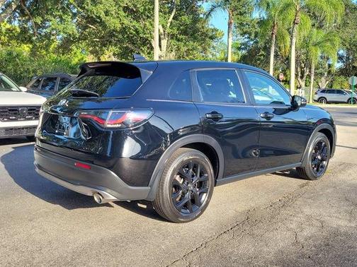 Crystal Black Pearl 2024 Honda HR-V Sport