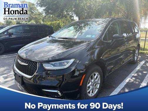Diamond Black 2024 Chrysler Pacifica Touring-L