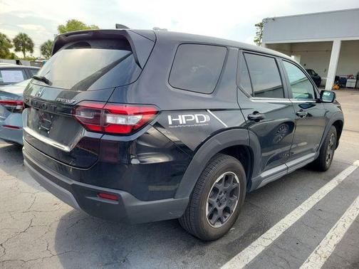 Crystal Black Pearl 2024 Honda Pilot EX-L