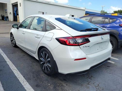 Platinum White Pearl 2024 Honda Civic EX-L