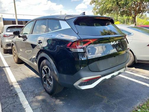 Fusion Orange 2023 Kia Sportage LX