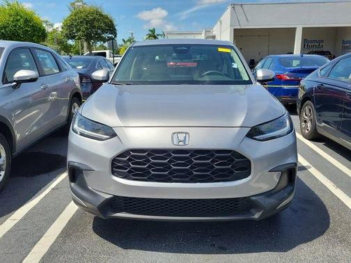 Lunar Silver Metallic 2025 Honda HR-V LX