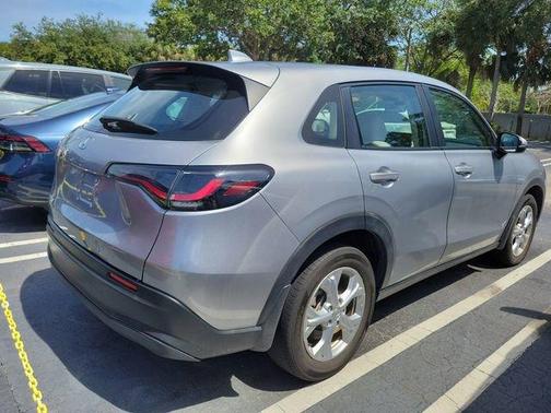Lunar Silver Metallic 2025 Honda HR-V LX