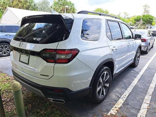 2025 Honda Pilot Touring