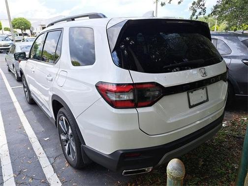 2025 Honda Pilot Touring