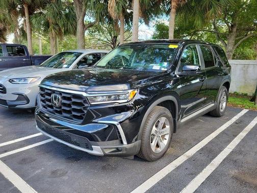 Crystal Black Pearl 2025 Honda Pilot EX-L