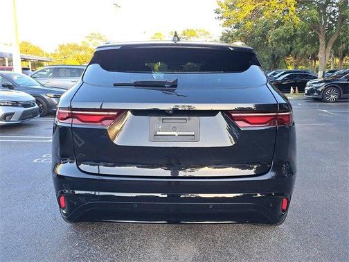2024 Jaguar F-PACE P250 R-Dynamic S