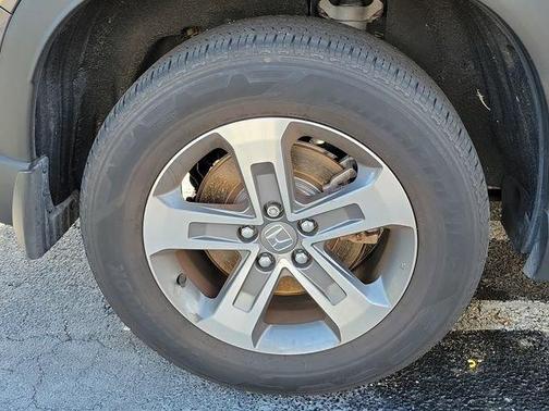 Modern Steel Metallic 2024 Honda Pilot EX-L 7-Passenger