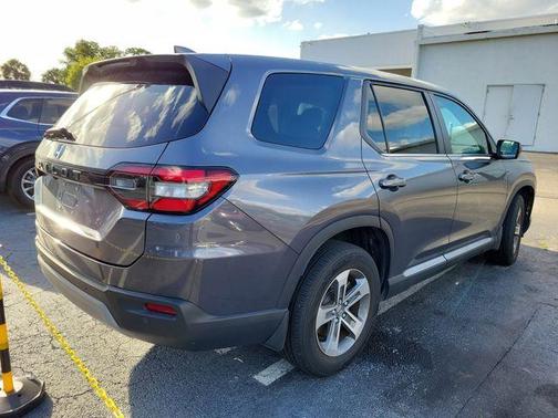 Modern Steel Metallic 2024 Honda Pilot EX-L 7-Passenger