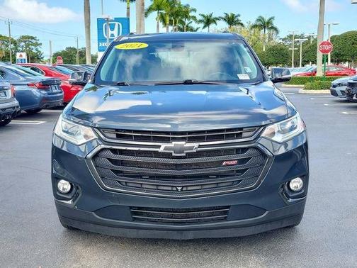 Graphite Metallic 2021 Chevrolet Traverse RS