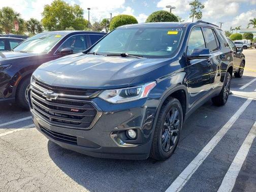 Graphite Metallic 2021 Chevrolet Traverse RS