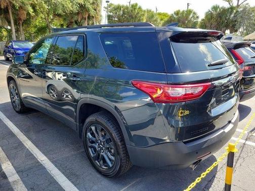 Graphite Metallic 2021 Chevrolet Traverse RS