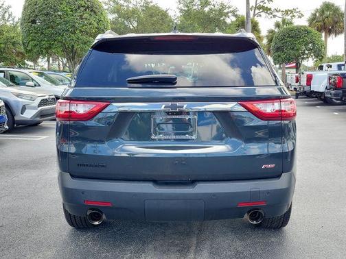 Graphite Metallic 2021 Chevrolet Traverse RS