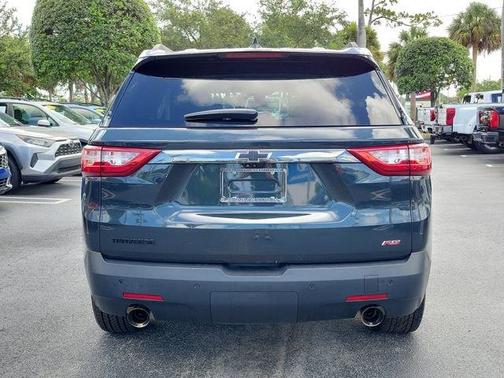 Graphite Metallic 2021 Chevrolet Traverse RS