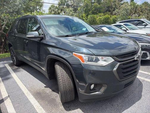 Graphite Metallic 2021 Chevrolet Traverse RS