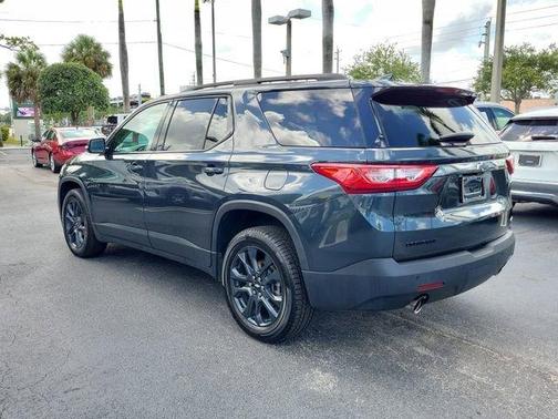 Graphite Metallic 2021 Chevrolet Traverse RS