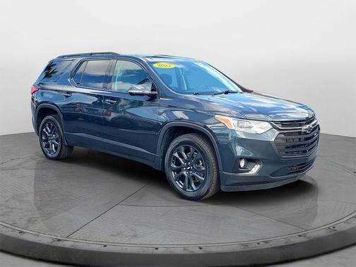 Graphite Metallic 2021 Chevrolet Traverse RS