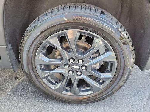 Graphite Metallic 2021 Chevrolet Traverse RS