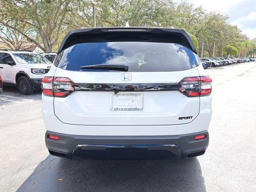 Platinum White Pearl 2026 Honda Pilot Sport