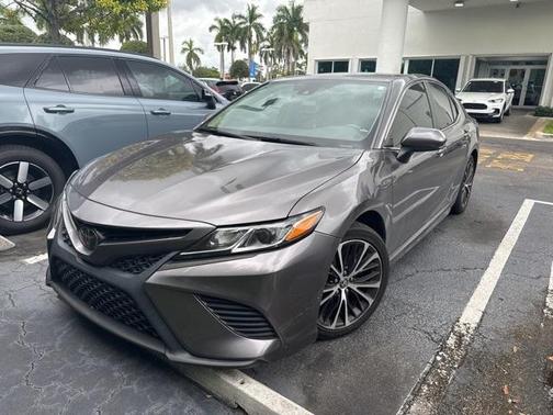 2020 Toyota Camry SE