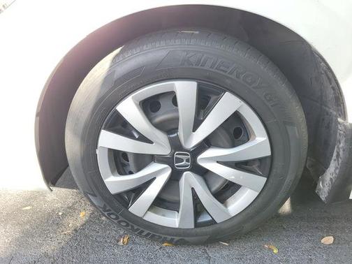 Platinum White Pearl 2024 Honda Civic LX