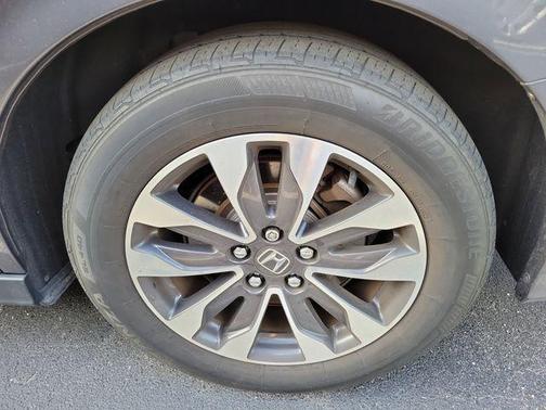 Modern Steel Metallic 2024 Honda Odyssey EX-L