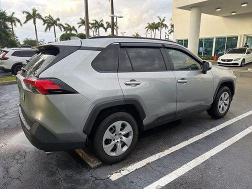 Silver Sky Metallic 2019 Toyota RAV4 LE