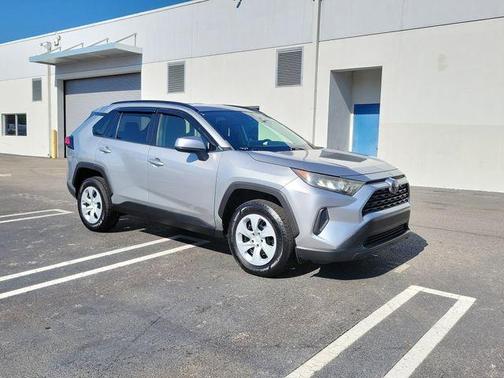 Silver Sky Metallic 2019 Toyota RAV4 LE