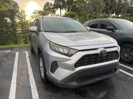 Silver Sky Metallic 2019 Toyota RAV4 LE
