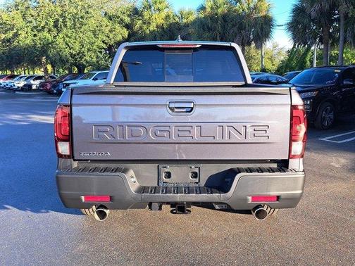 Modern Steel Metallic 2026 Honda Ridgeline RTL