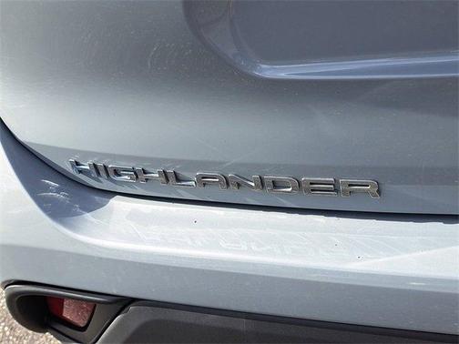 2022 Toyota Highlander Hybrid Bronze Edition
