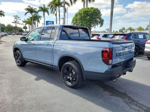 Sonic Gray Pearl 2025 Honda Ridgeline Black Edition