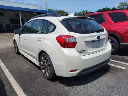 Crystal White Pearl 2016 Subaru Impreza 2.0i Sport Limited