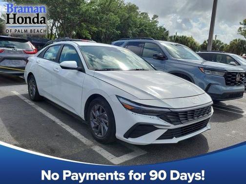 2024 Hyundai ELANTRA SEL