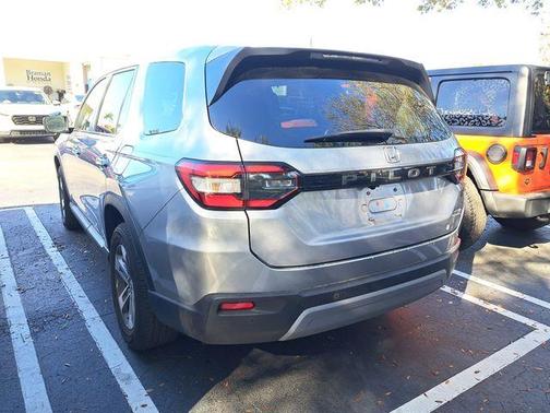 2023 Honda Pilot EX-L 8-Passenger